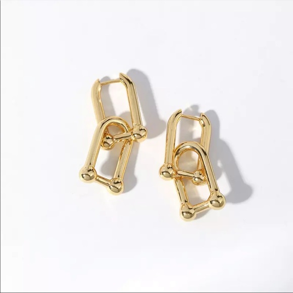 New 18k gold hoop earrings - Picture 4 of 5
